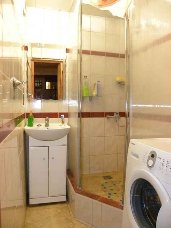 Kozatski Apartments ลวีฟ ภายนอก รูปภาพ